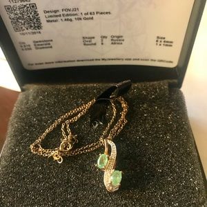 10k Gold Emerald & gold necklace
